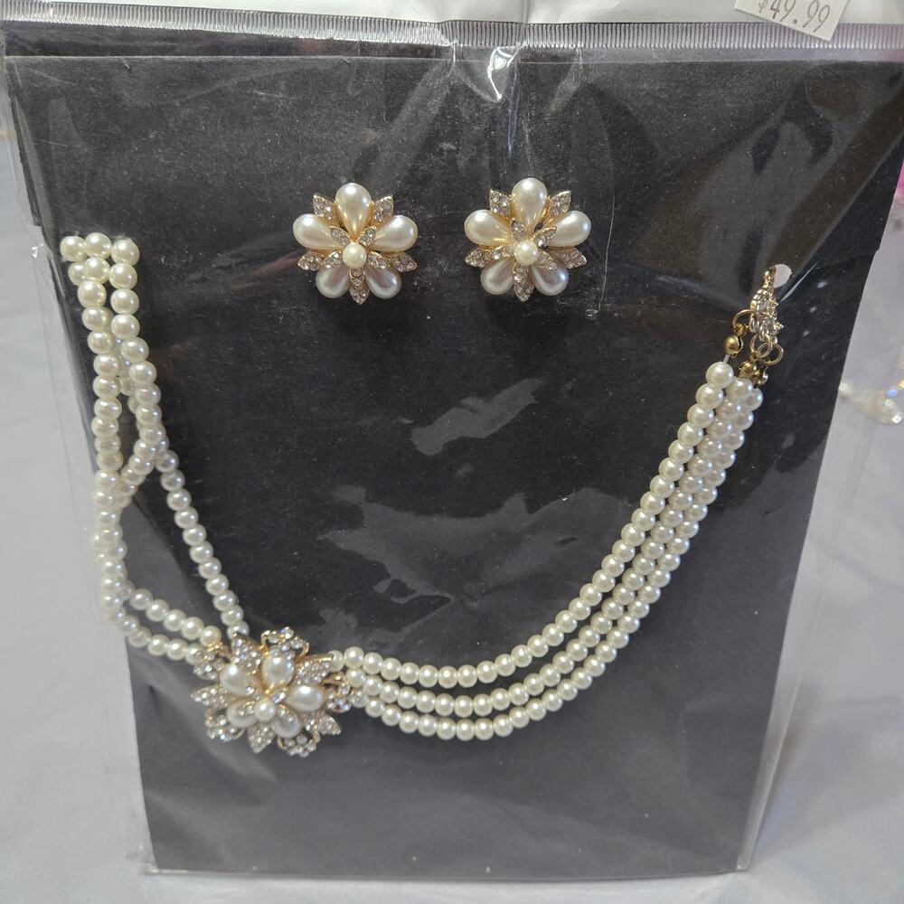 Multi-Strand Faux Pearl Floral Brooch Necklace & Stud Earrings Set